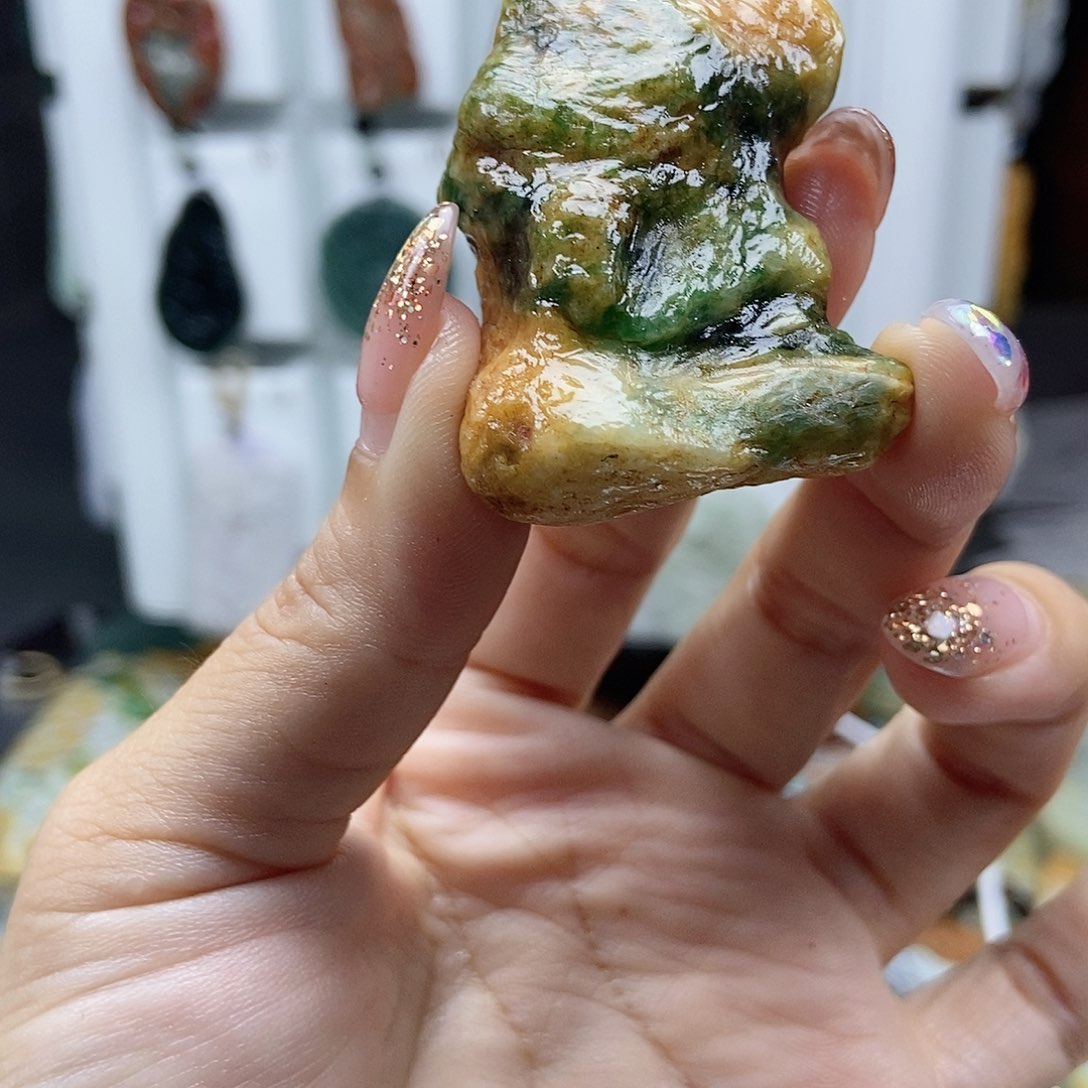 翡翠颈饰未镶嵌翡翠
