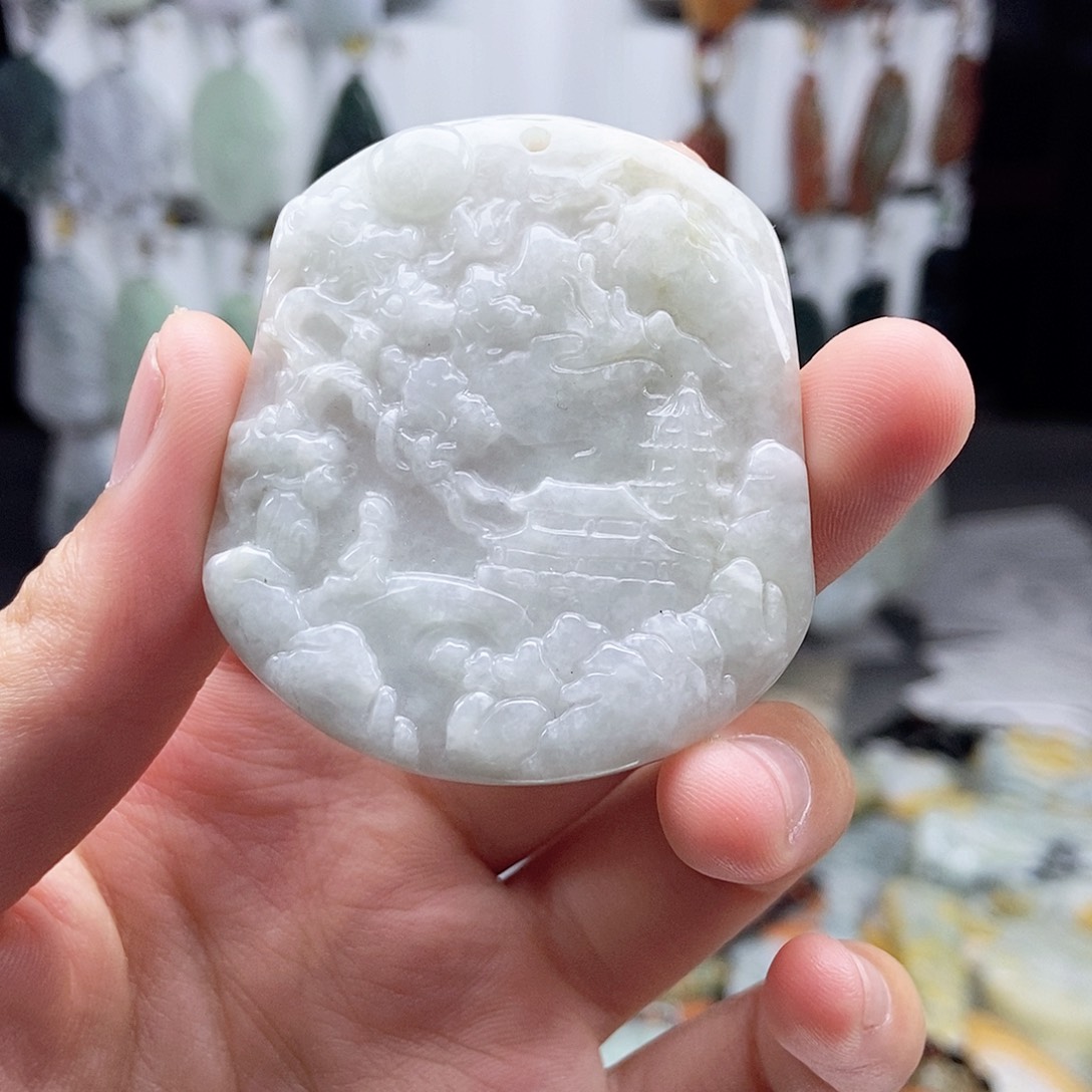 翡翠颈饰未镶嵌翡翠