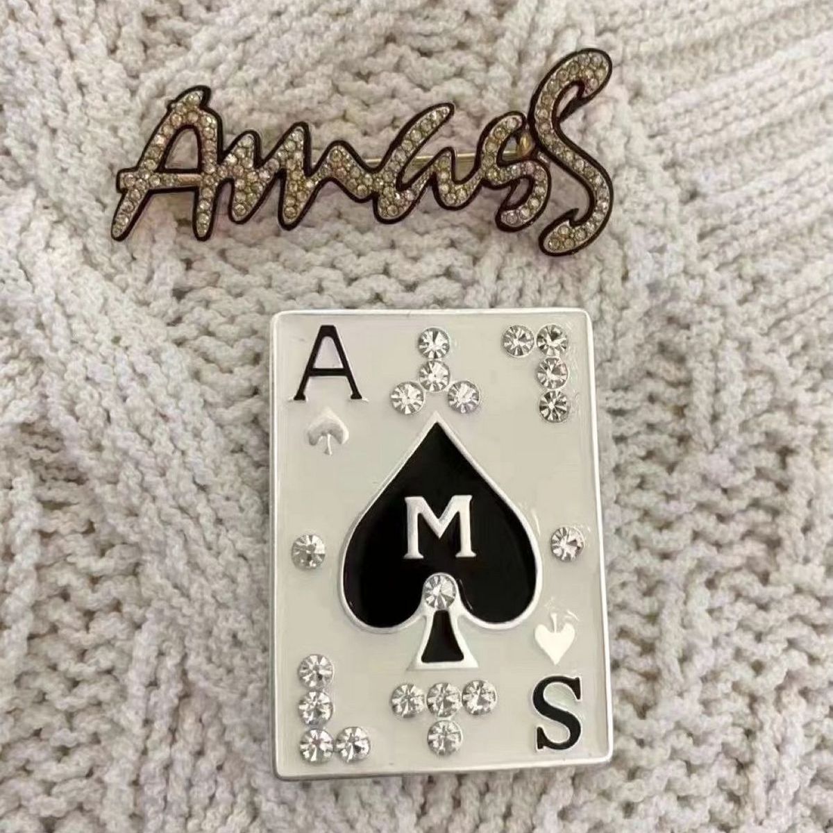 铜合金胸针 A时尚黑桃卡牌胸针 5900376-9X55371-011