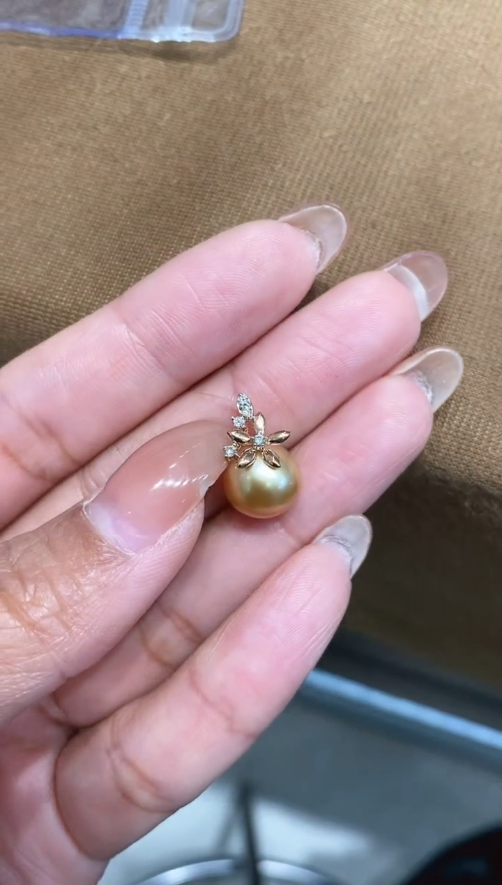 【闪购商品】定制海水珍珠吊坠18K金镶嵌NHM 13