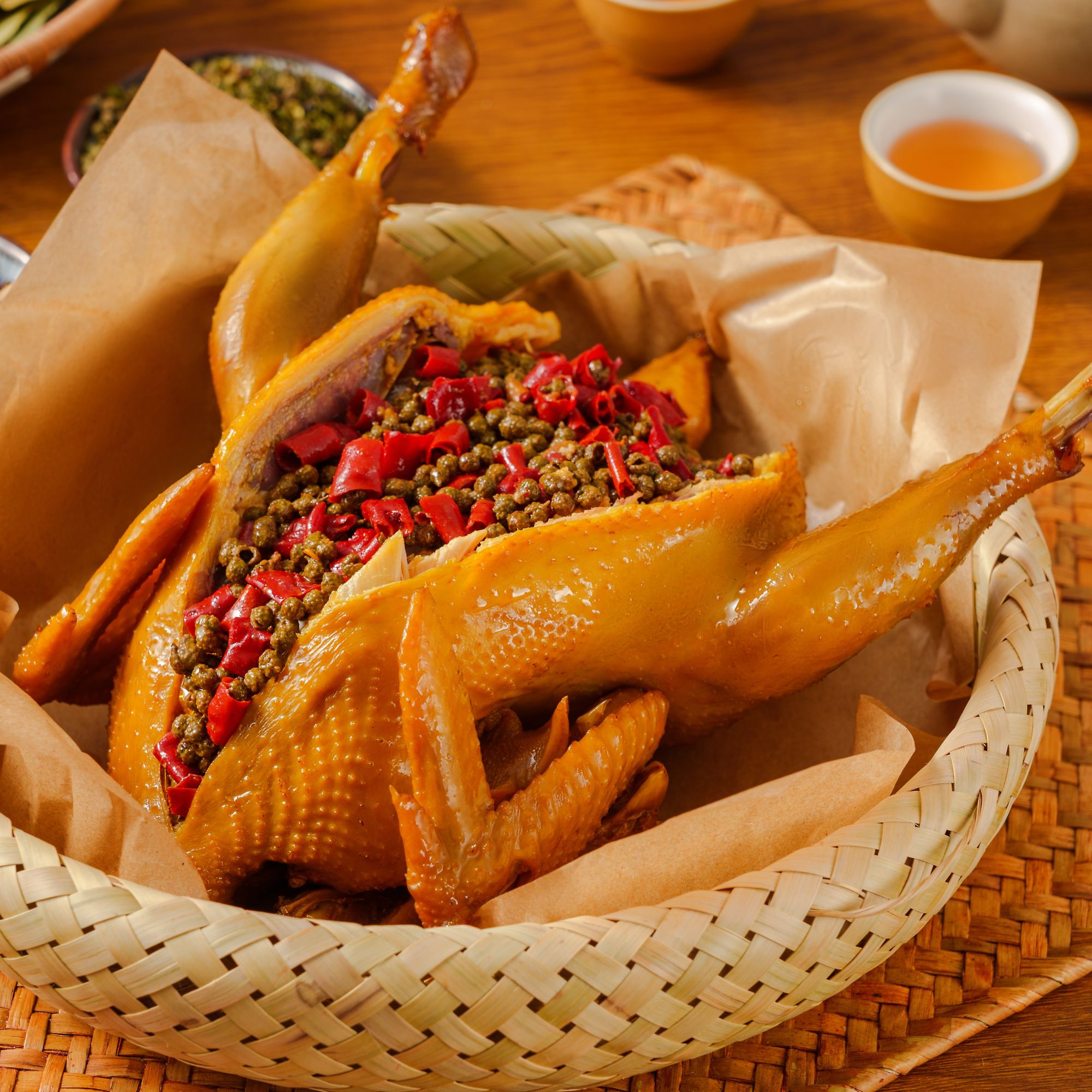 椒麻鸡福利烧鸡土鸡三黄鸡买一只送一只到手两只单只800g左右即食