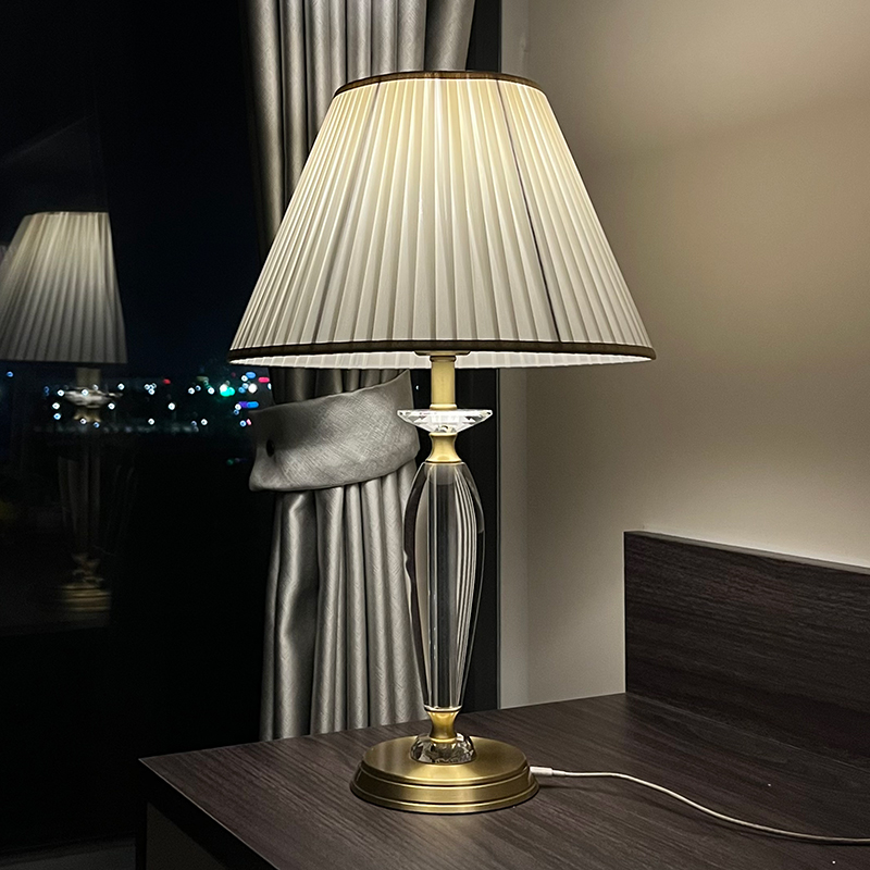 温馨暖色系卧室现代装饰床头水晶氛围感台灯触摸调光感应家用新款