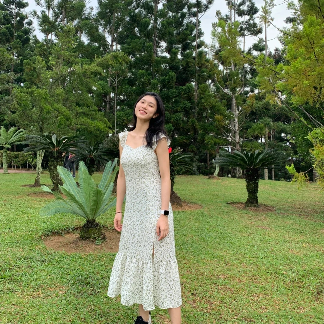 法式茶歇碎花吊带连衣裙2024夏季时尚甜美修身气质飞飞袖复古裙子