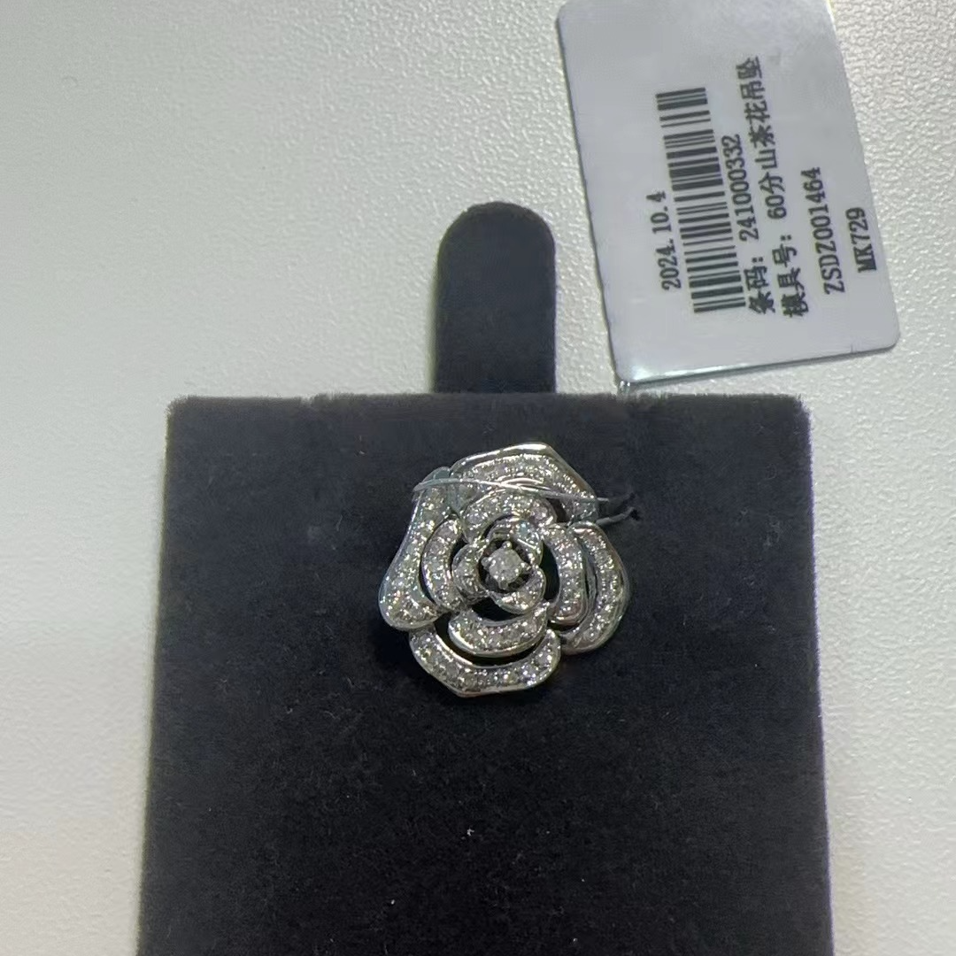 【MIYA珠宝】18K  60分山茶花吊坠（不含链）