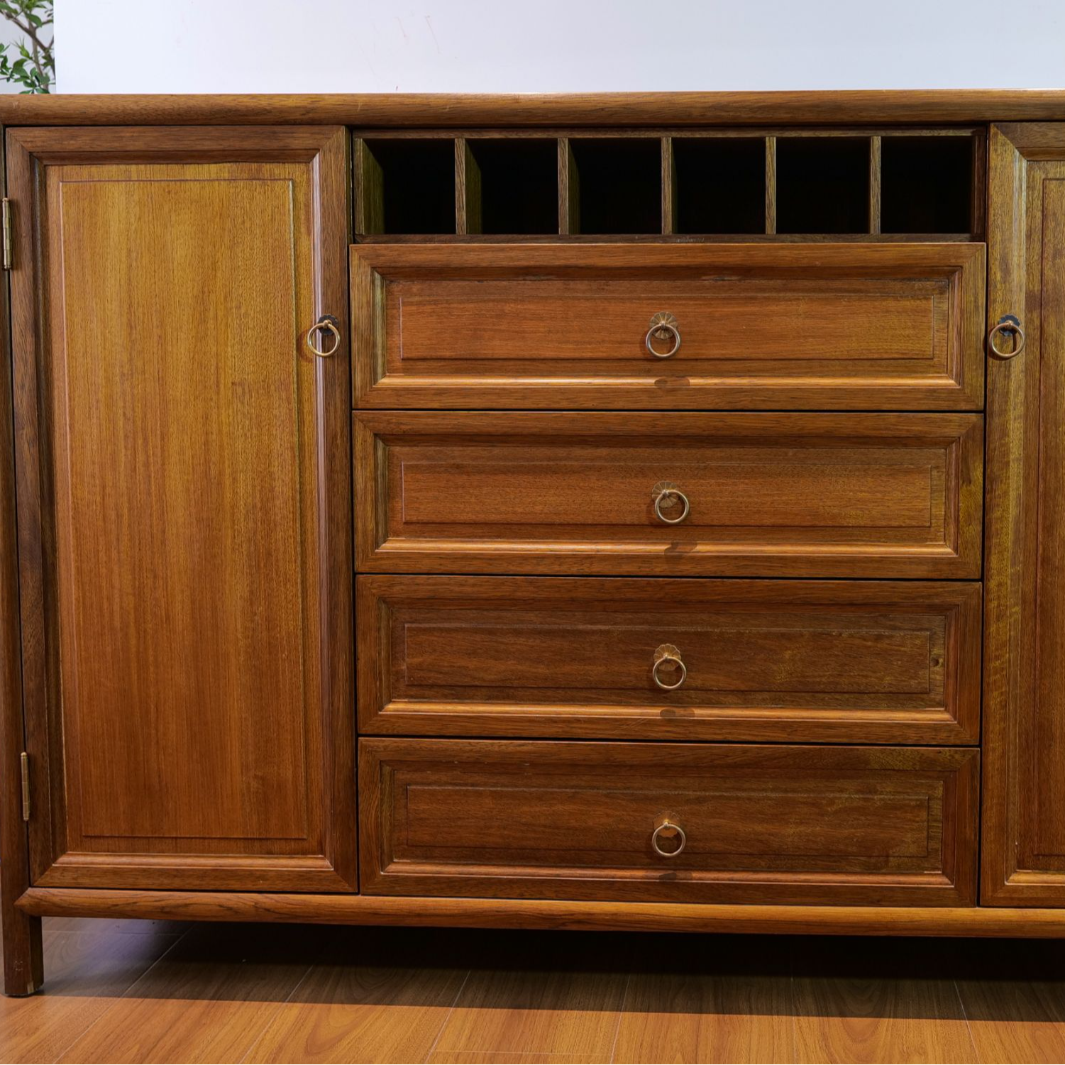 南美胡桃木餐边柜