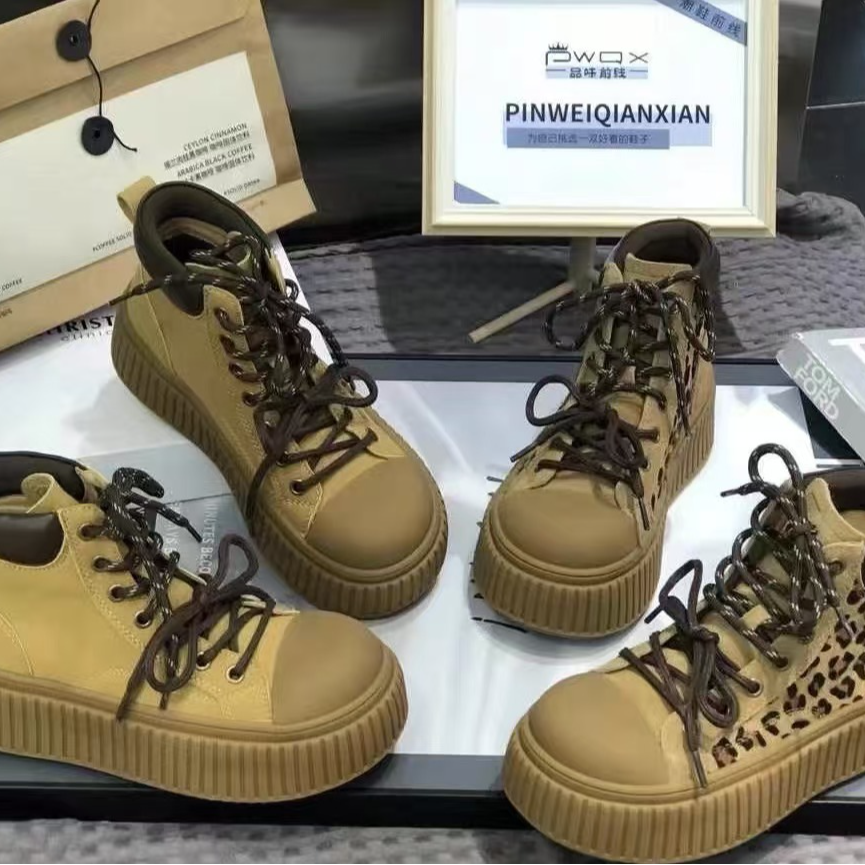 韩系新款舒适大头软底马丁靴时尚秋季百搭复古系带厚底高帮鞋子