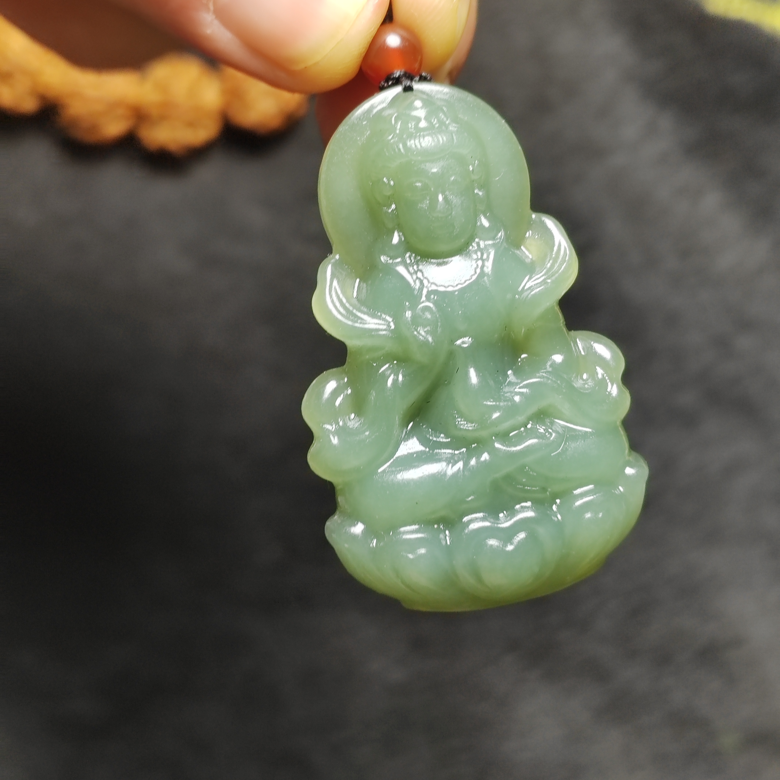 和田玉观音冰底吊坠