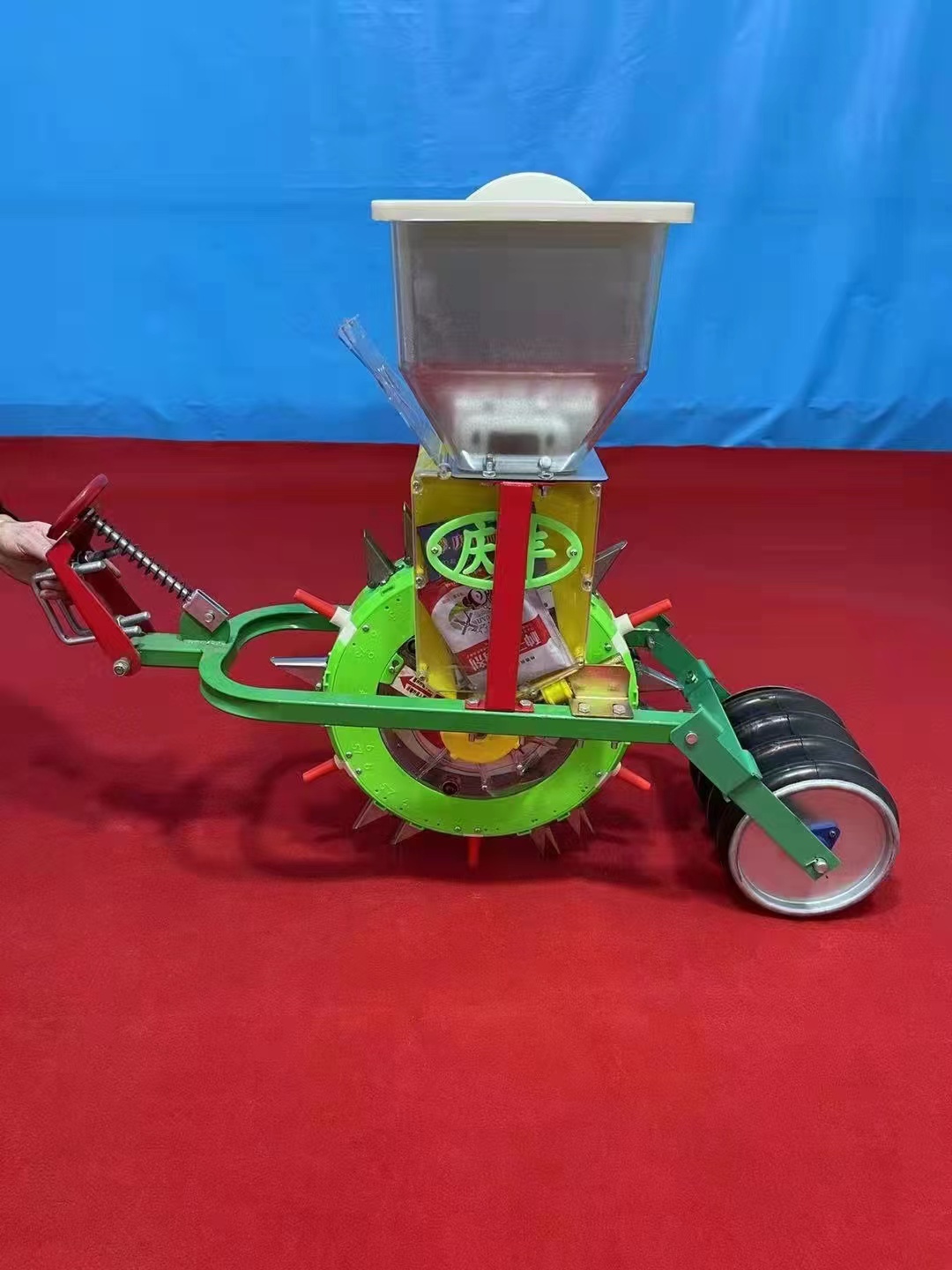 三华犁挂架  指夹双种肥同播  带滚子