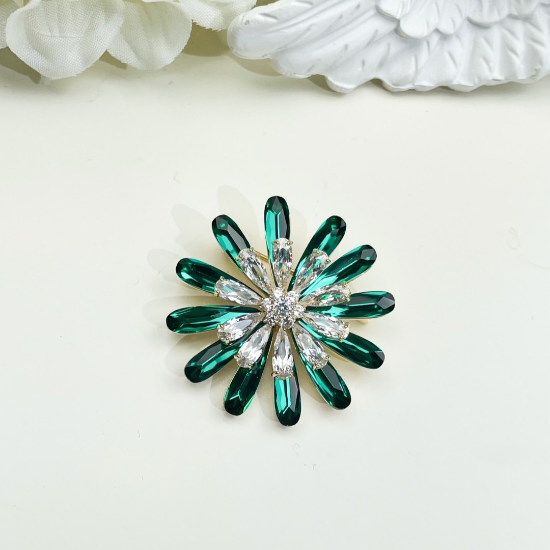 铜合金合成锆石胸针 HY1951清新绿花胸针