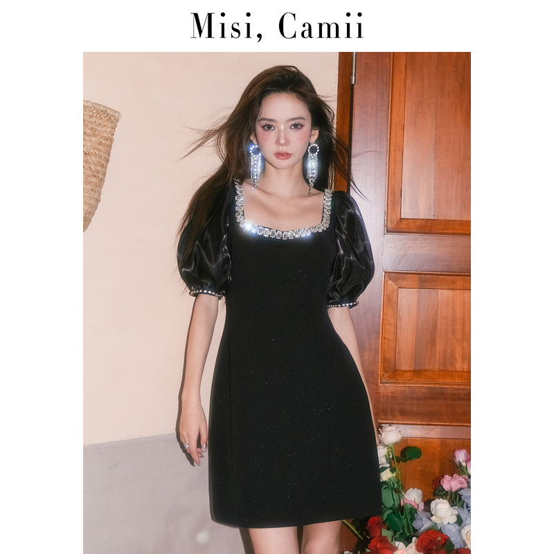 Misi,Camii钻饰方领修身礼服闪亮黑色轻奢气质灯笼袖连衣裙小黑裙