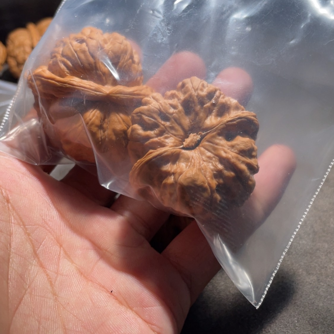 【闪购商品】文玩核桃把件中**材