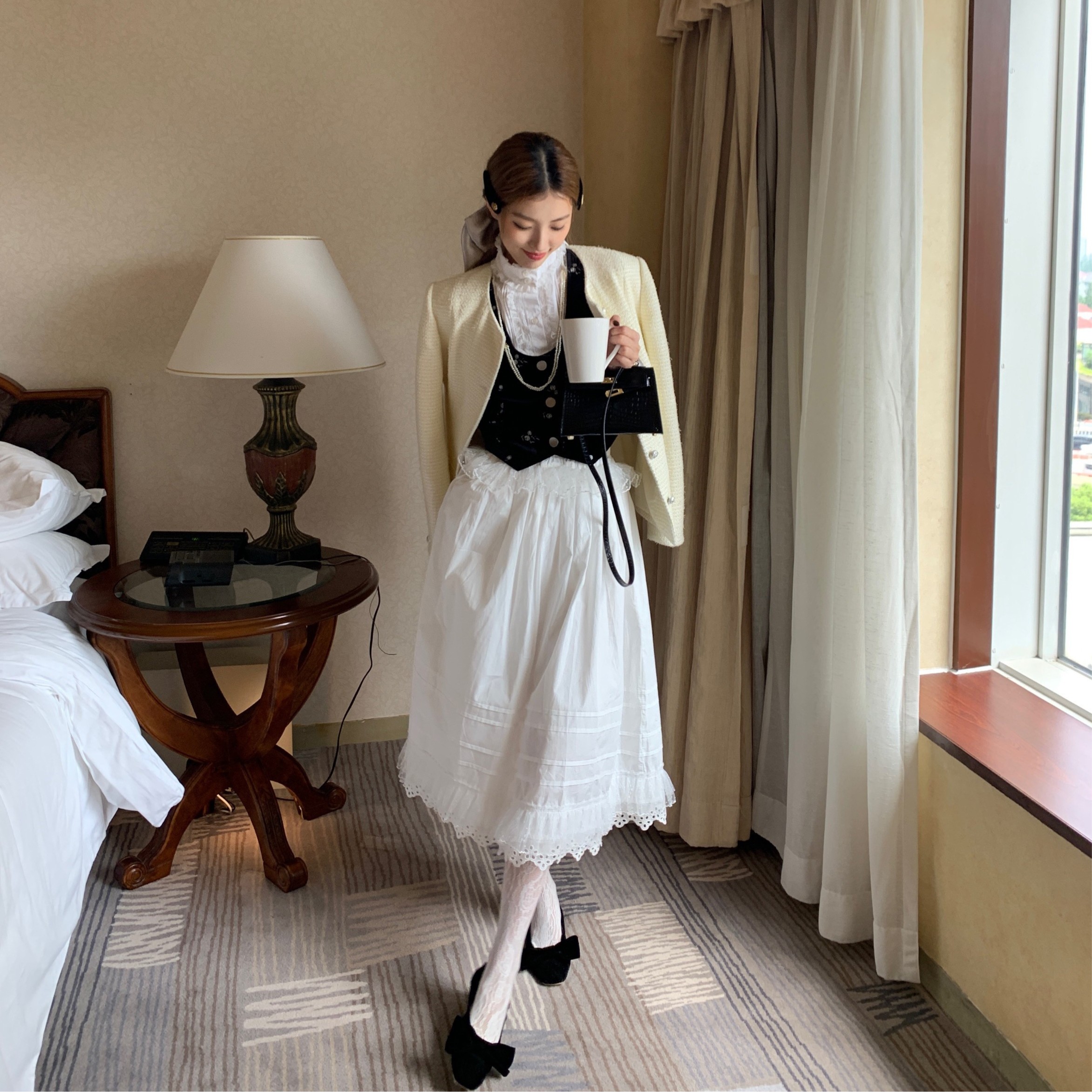 SourceWithU 古堡少女 中古宫廷风蕾丝拼接风琴衬衫法式白色半裙