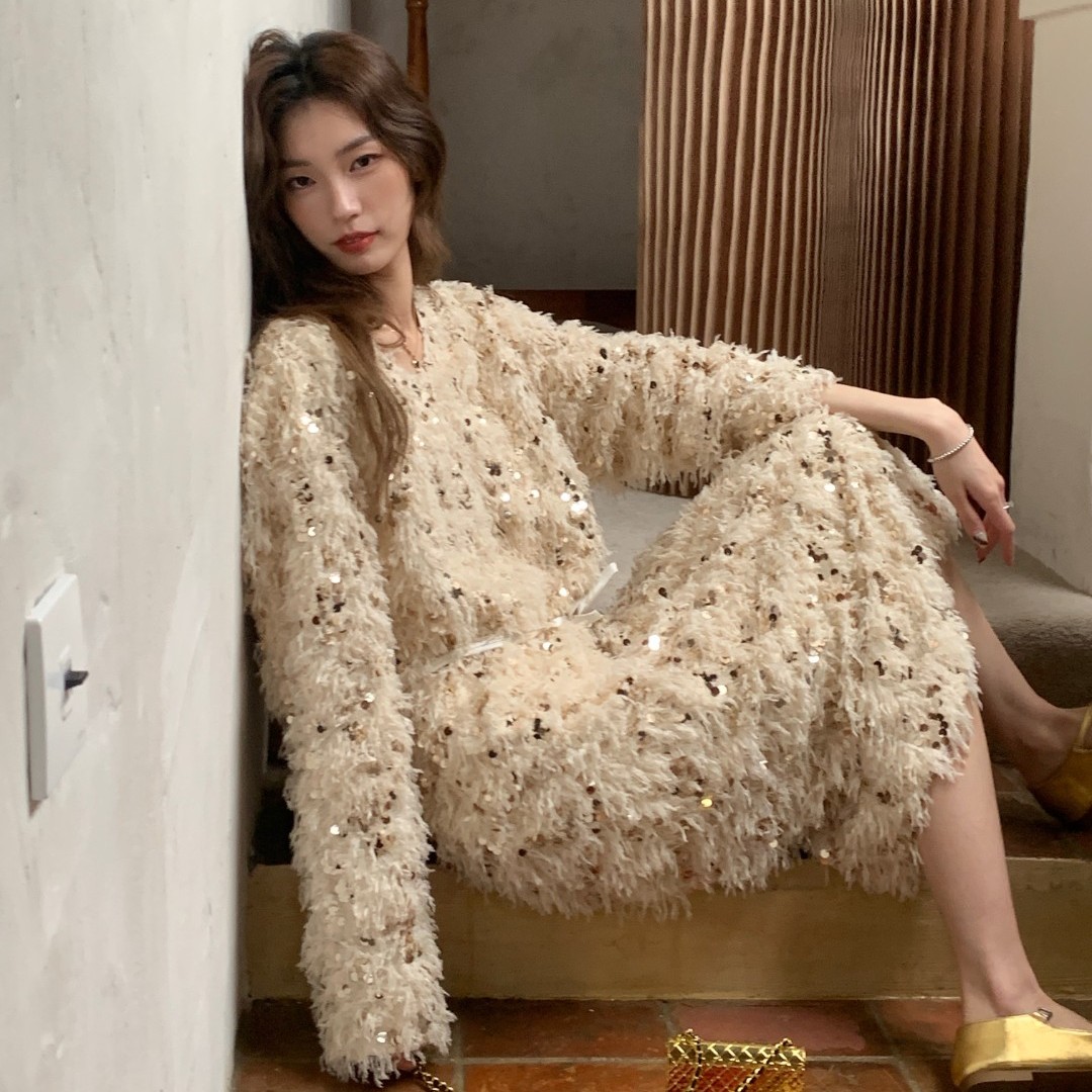 SourceWithU 闪闪惹人爱 节日氛围感亮片毛衣女设计感毛衣连衣裙