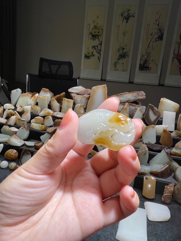 丁响老师作品苏工新疆和田玉黑红糖连年有余