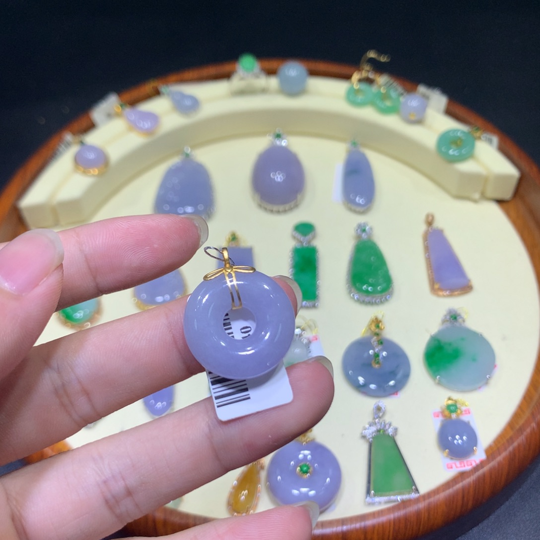 翡翠吊坠(不含链)18K金镶嵌