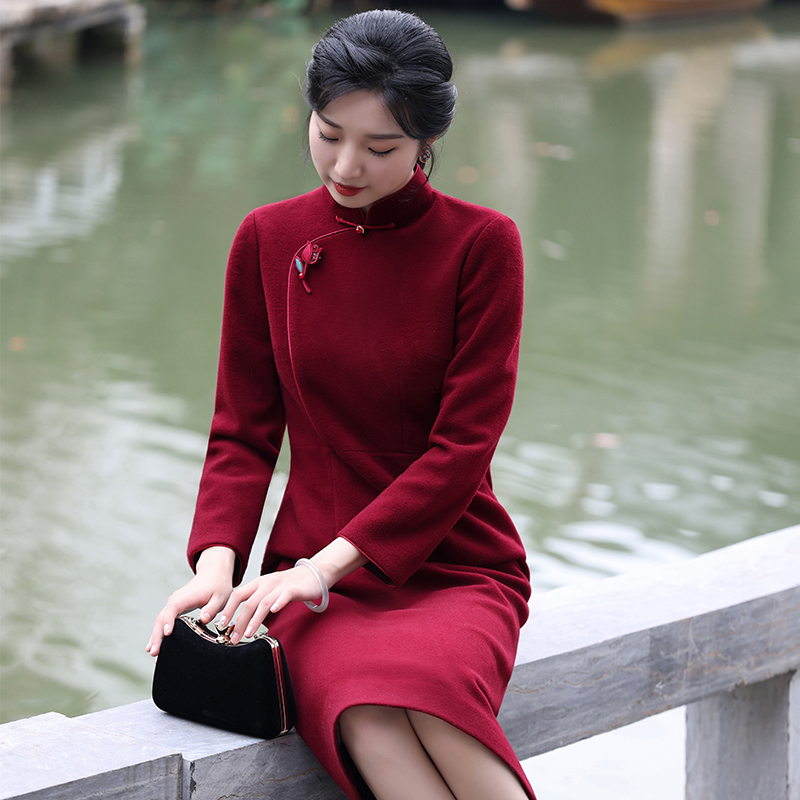 （崔万志旗袍）100% 绵羊毛改良收腰显瘦旗袍连衣裙 配胸针 WZ5483