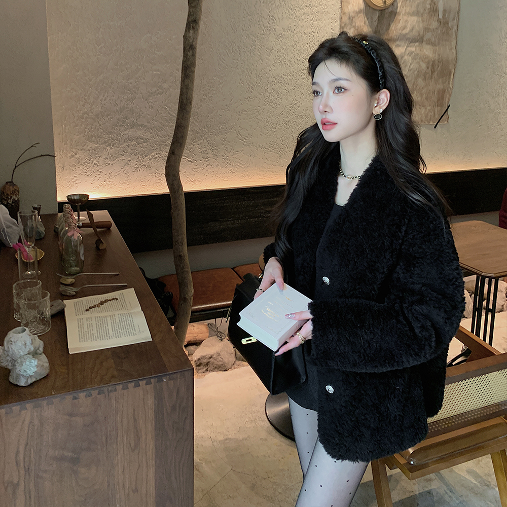 UPFURS羊羔毛外套保暖外套2024新款女中长款百搭皮草大衣24141
