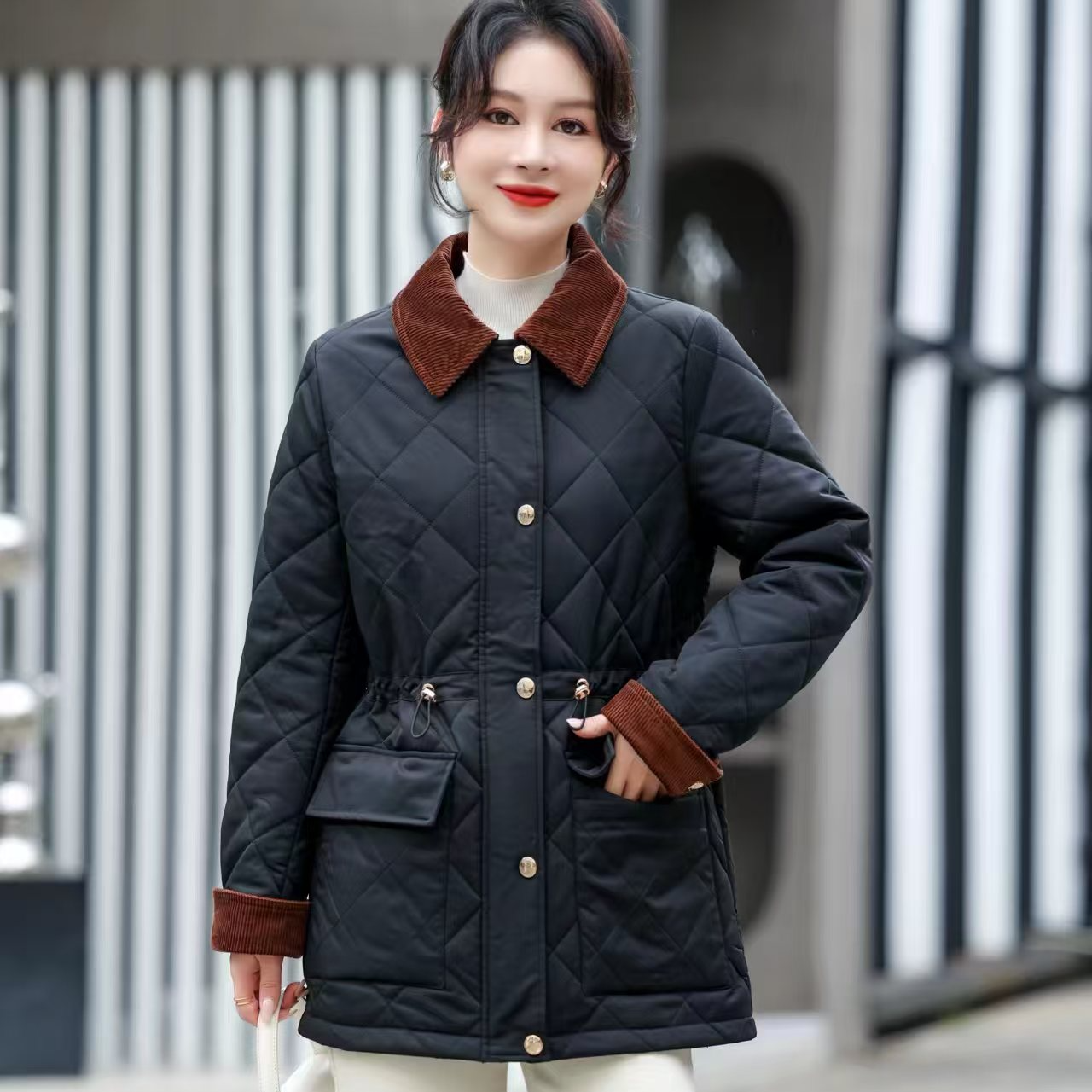 【胜华严选】宝丽经典菱形格灯芯绒翻领收腰棉服82488