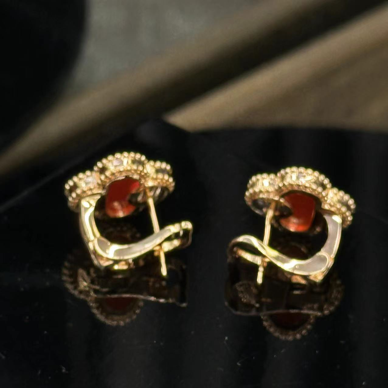 铜合金耳饰 轻奢红色四叶花耳扣-66847