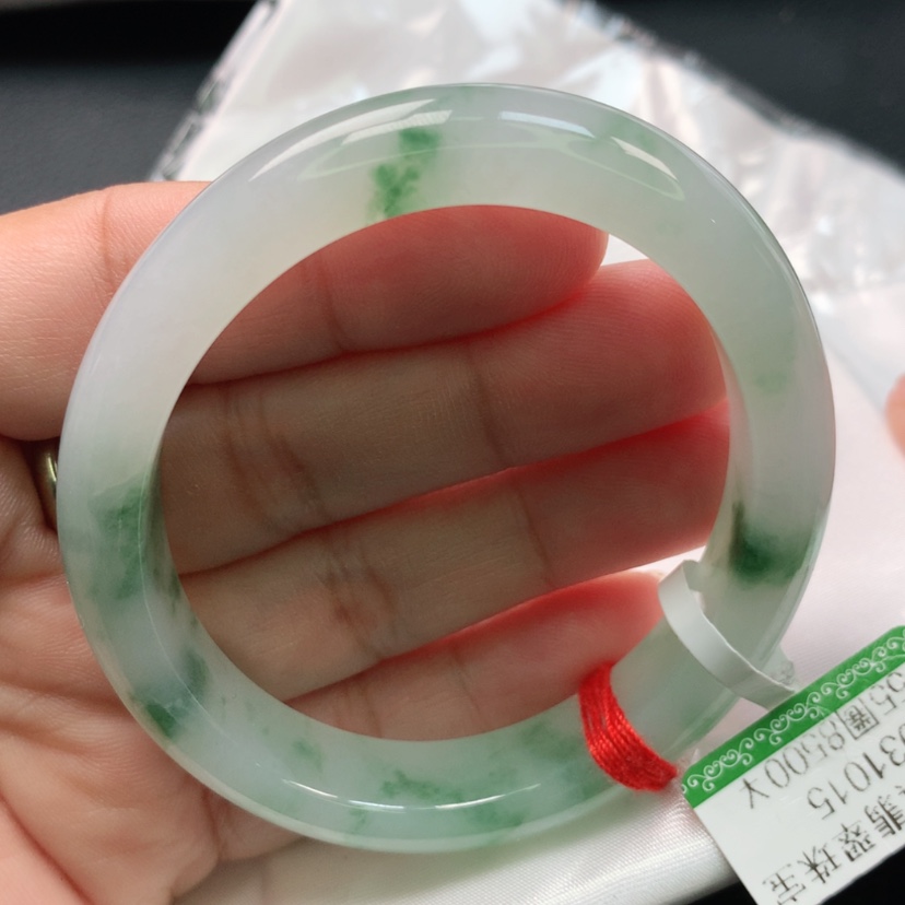 【闪购商品】翡翠手镯未镶嵌相**生