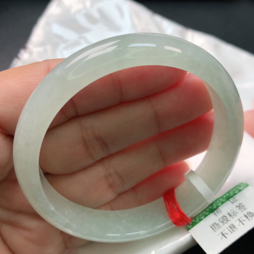 【闪购商品】翡翠手镯未镶嵌用****?