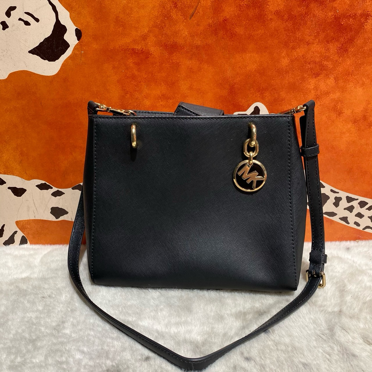 95新 MICHAELKORS/迈克高仕 11045斜挎包