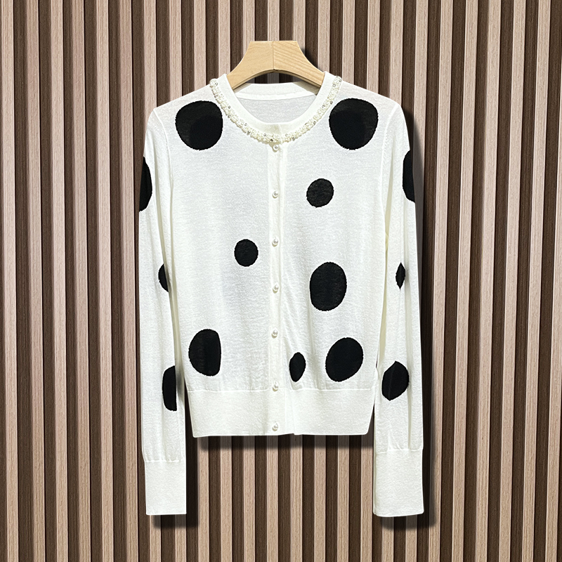 真的新款很细腻~大波点针织衫羊毛桑蚕丝长袖珍珠圆领气质开衫女
