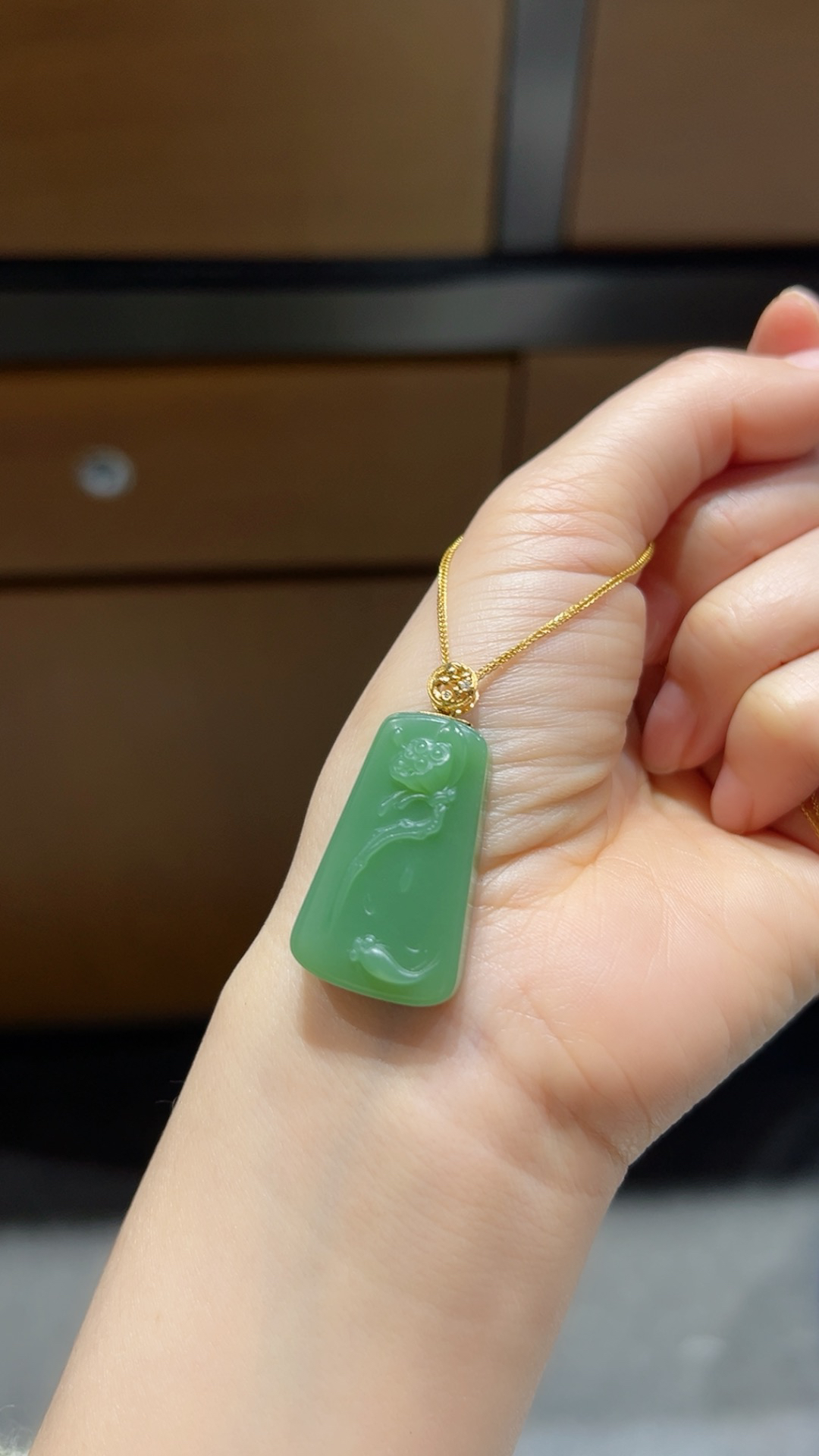 精品碧玉·18k粉绿吊坠