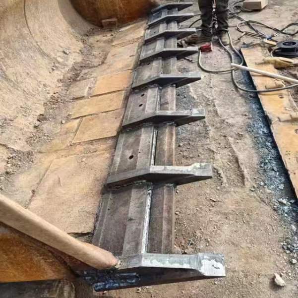 道轨钢铲齿耐磨铲牙铲车铲齿装载机铲齿