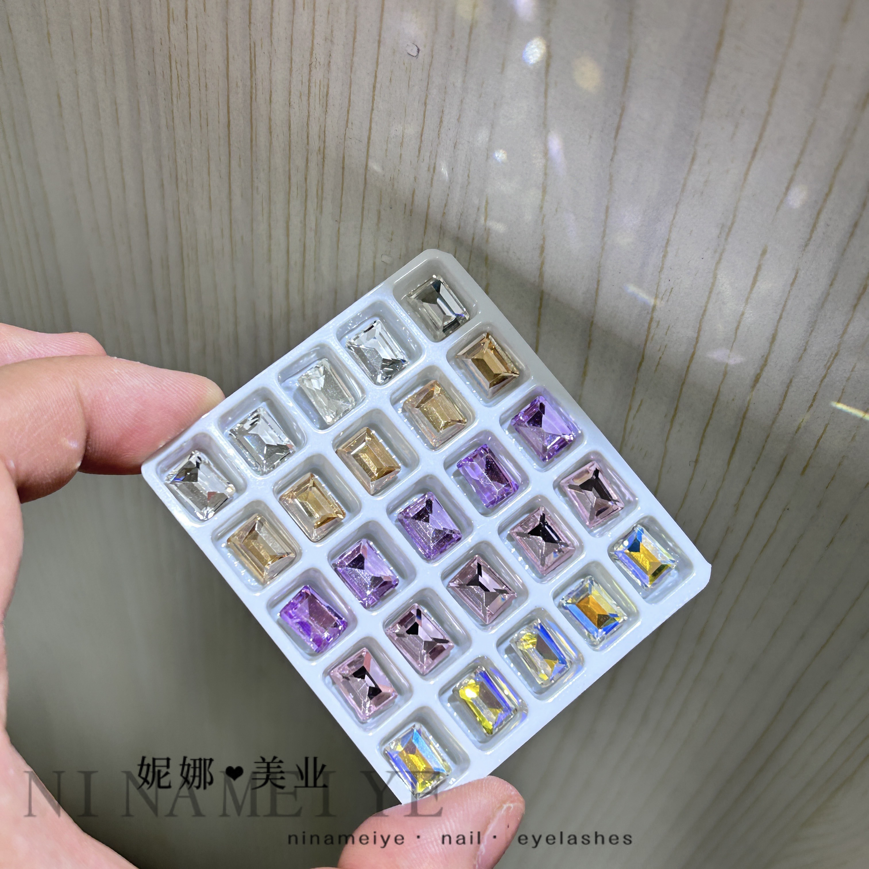 新款美甲紫色钻五种颜色（25颗）（满20米包邮）尖底白色美甲钻彩色