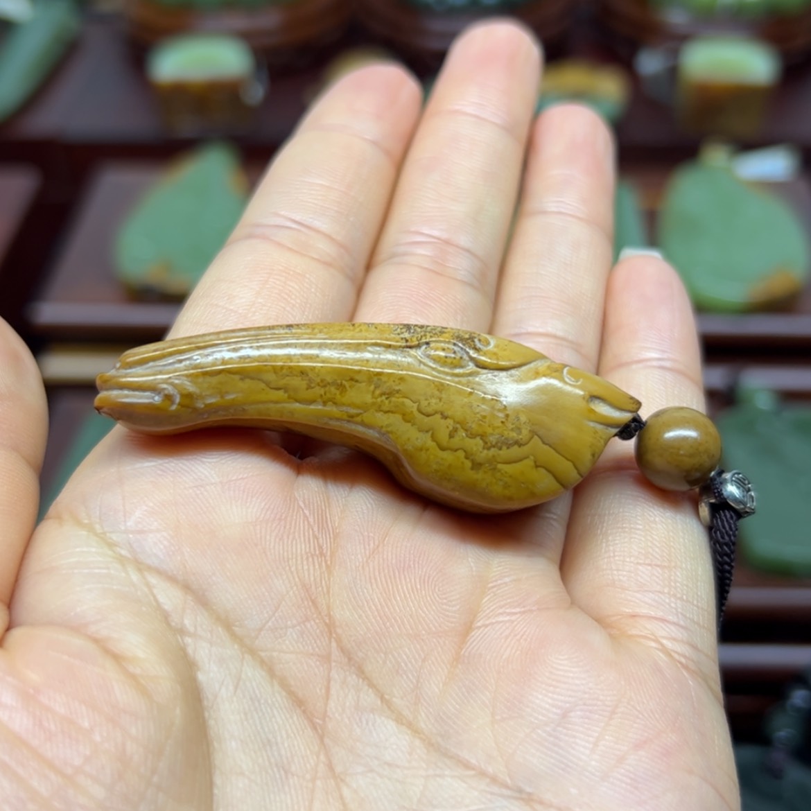 【闪购商品】岫岩河磨玉（透闪石质玉）颈饰未镶嵌马到成功