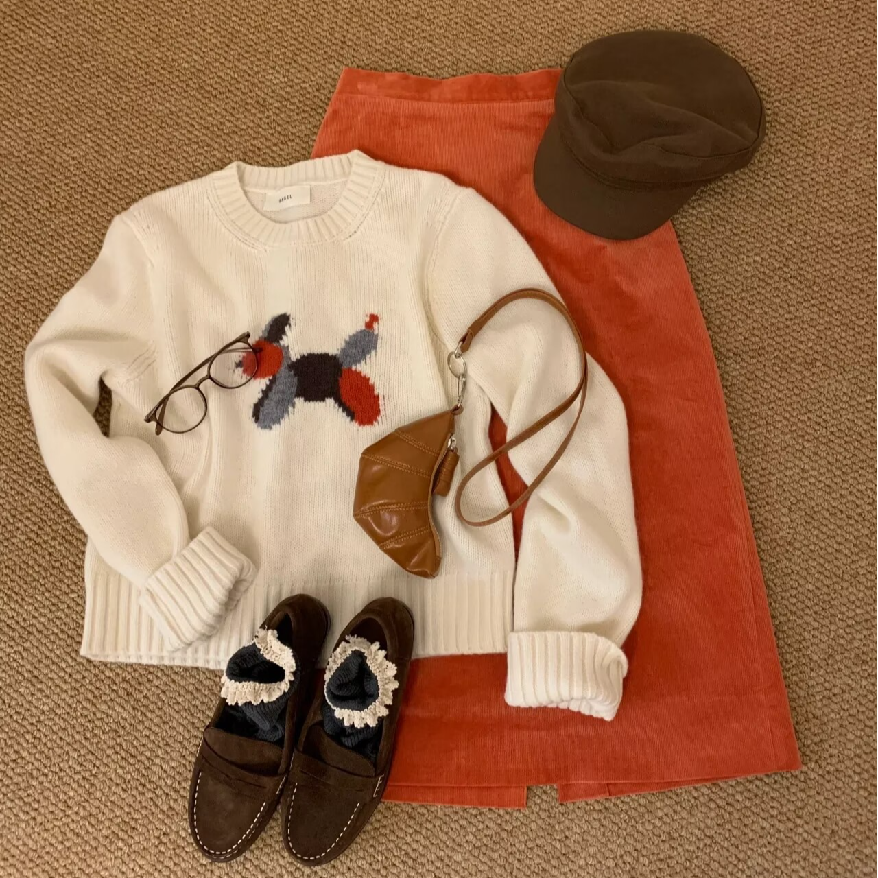 韩系气球狗圆领套头软糯秋冬羊毛衫