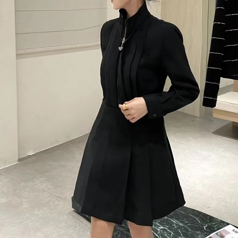 全新未使用  Prada/徽标拉链长袖连衣裙/黑色;40码