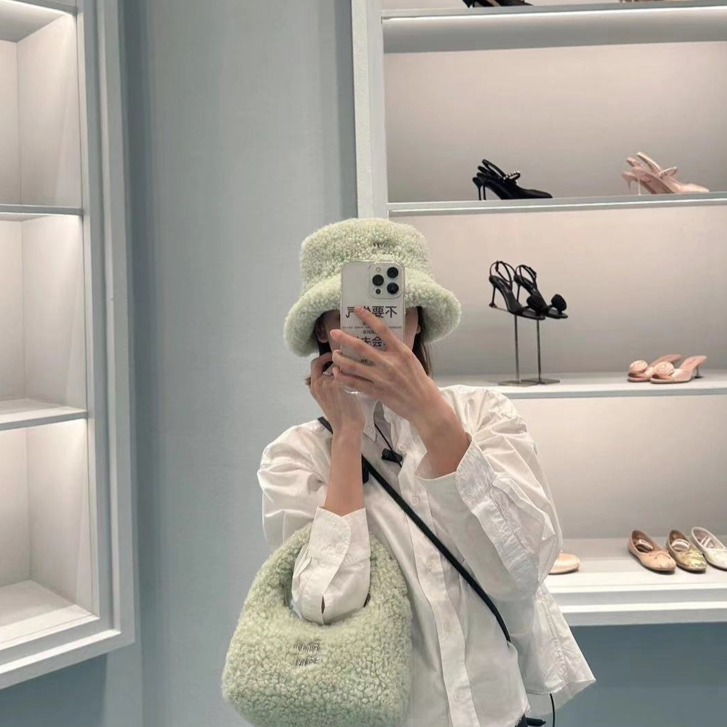 未使用 MIU MIU/缪缪 刺绣徽标渔夫帽