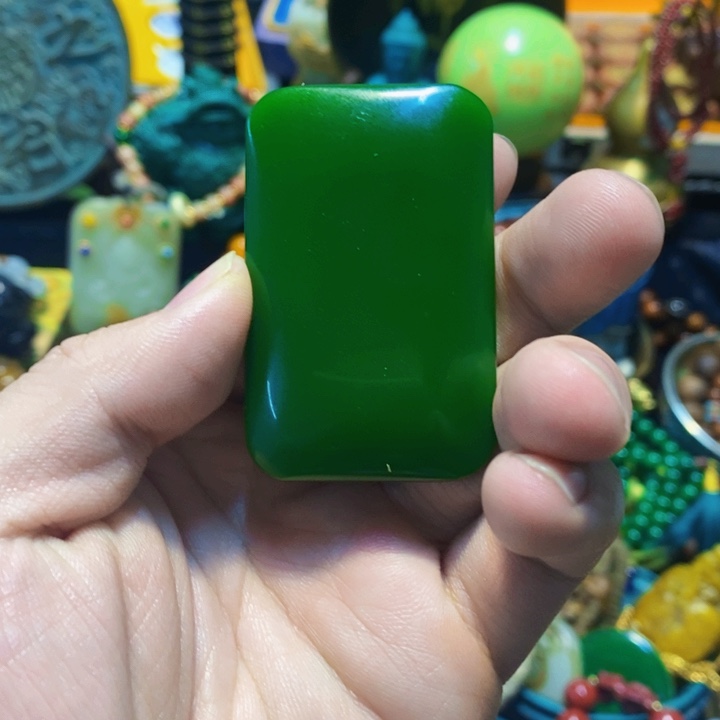 和田玉（碧玉）摆件的时候也不一定能未镶嵌