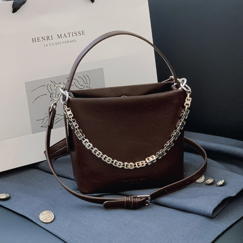 包包女2025春夏新款高级感单肩包大容量链条水桶包时尚百搭斜挎包