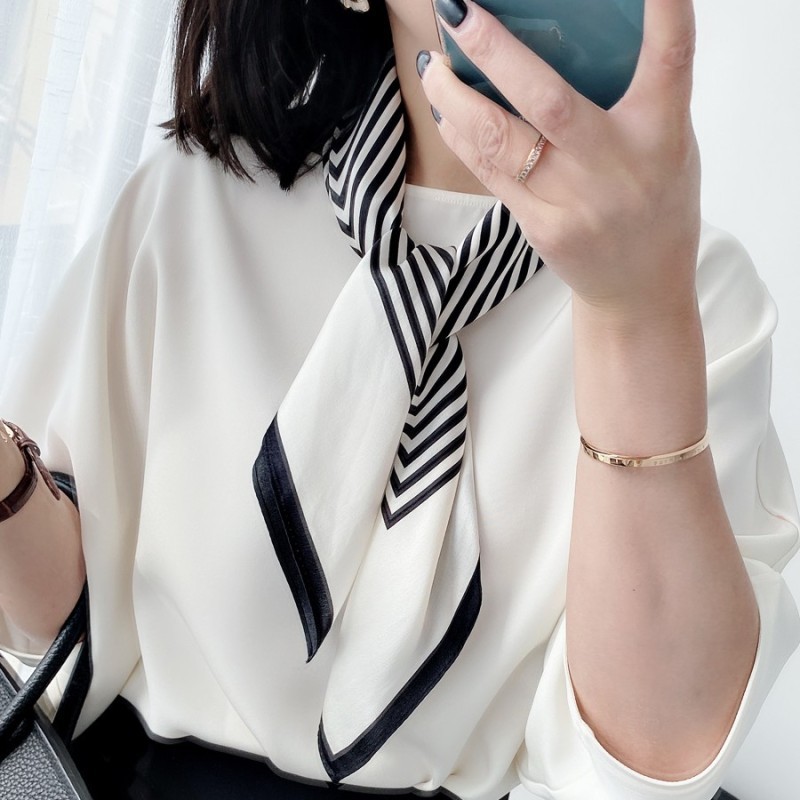 Hongxi Scarves/鸿晰丝巾桑蚕丝回字格68方巾韩国丝巾真丝C031