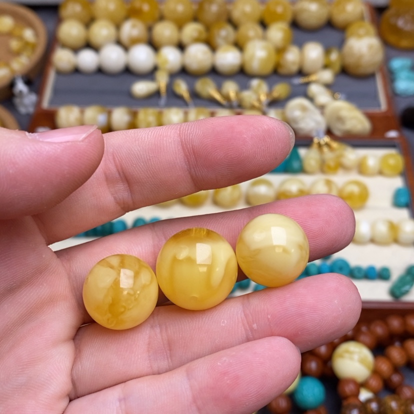 【闪购商品】蜜蜡裸石未镶嵌难**涂