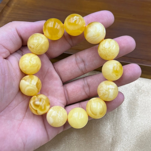 原矿俄料蜜蜡圆珠手串尺寸17+ 焦糖色妖孽白花 颜色好性价比超高