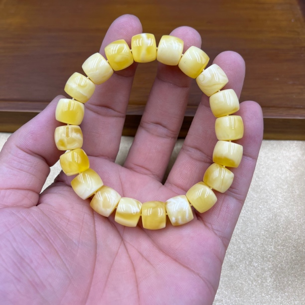 原矿俄料蜜蜡直切手串 尺寸11.5 浓白蜡妖孽花纹 规整度高