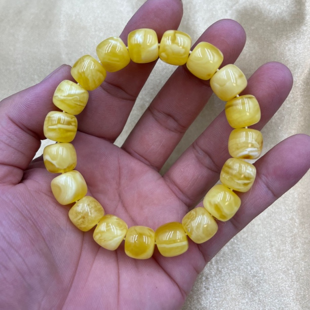 原矿高品质俄料蜜蜡手串 尺寸12+ 精工老型 浓蜡妖孽花纹 