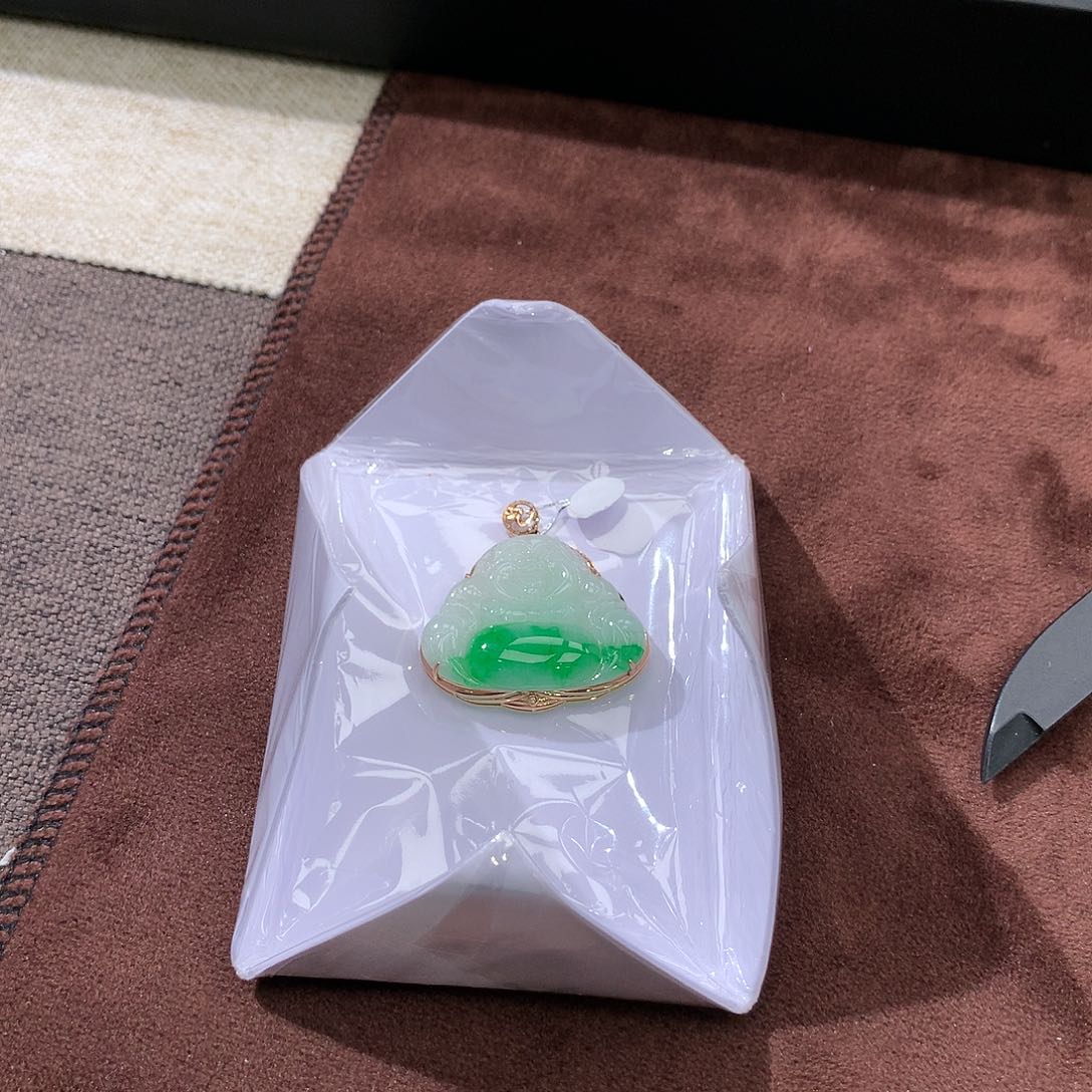 翡翠吊坠(赠链)18K金镶嵌