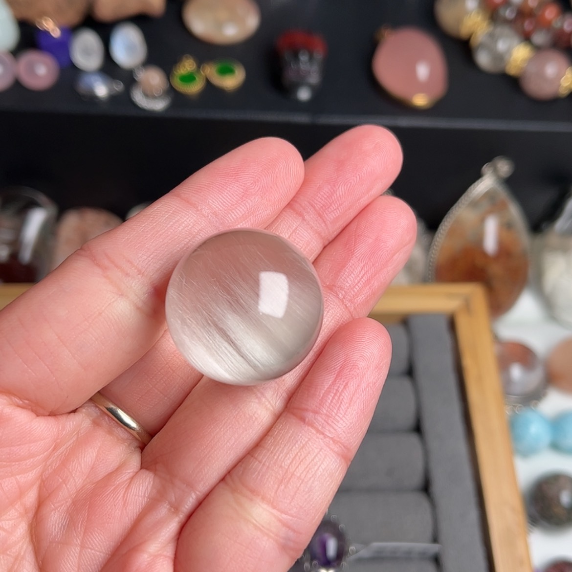 【闪购商品】水晶吊坠(赠链)银S925镶嵌潘****u打孔不退换