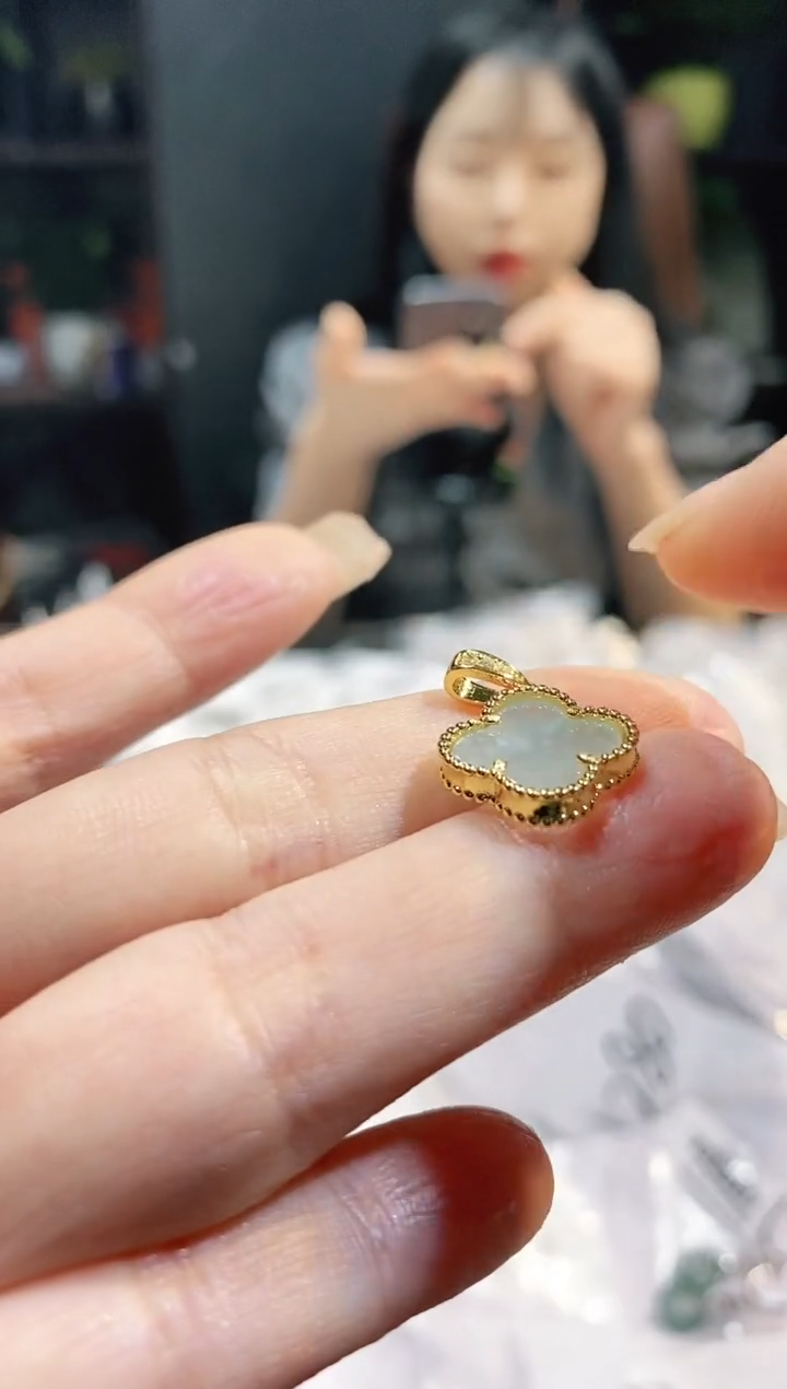 【闪购商品】翡翠吊坠(不含链)未镶嵌多样性发货其一不含链