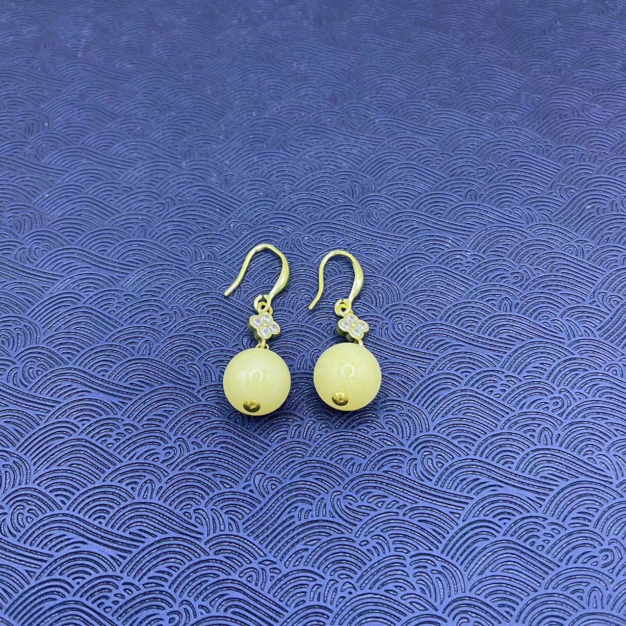 N7香香米白色15mm耳坠