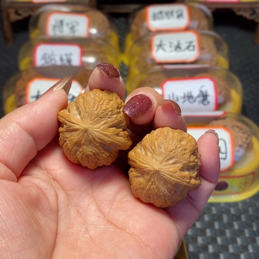 【闪购商品】文玩核桃吊坠一****?铁锤