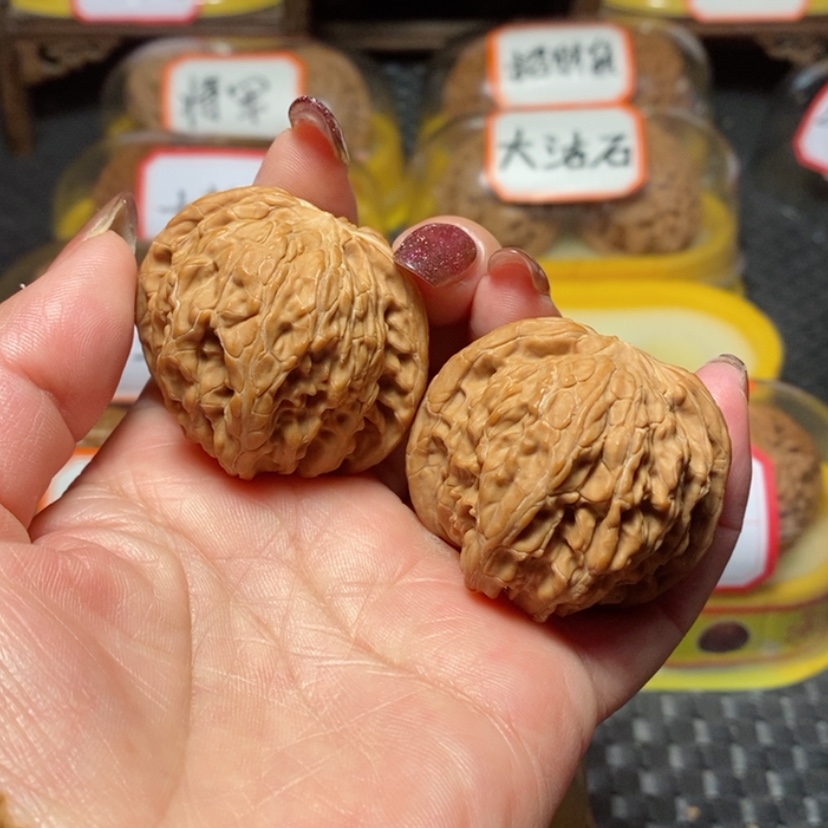 【闪购商品】文玩核桃吊坠静*默磨