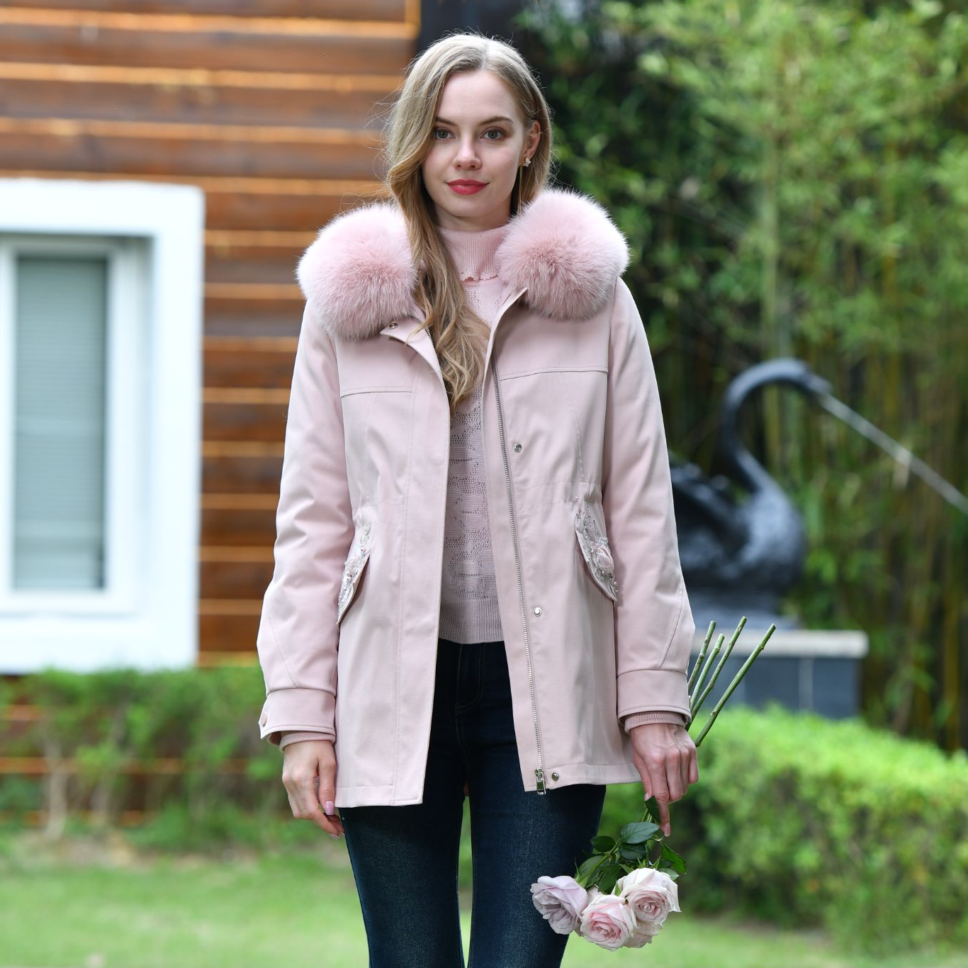 Pink Mary/粉红玛琍时尚中长款钉珠绣花毛领外套PMANW7305