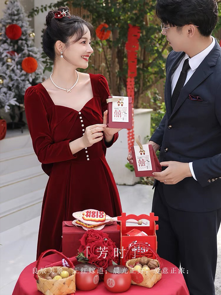 酒红色丝绒敬酒服新娘高级感结婚礼服裙小个子订婚服女秋冬季长袖