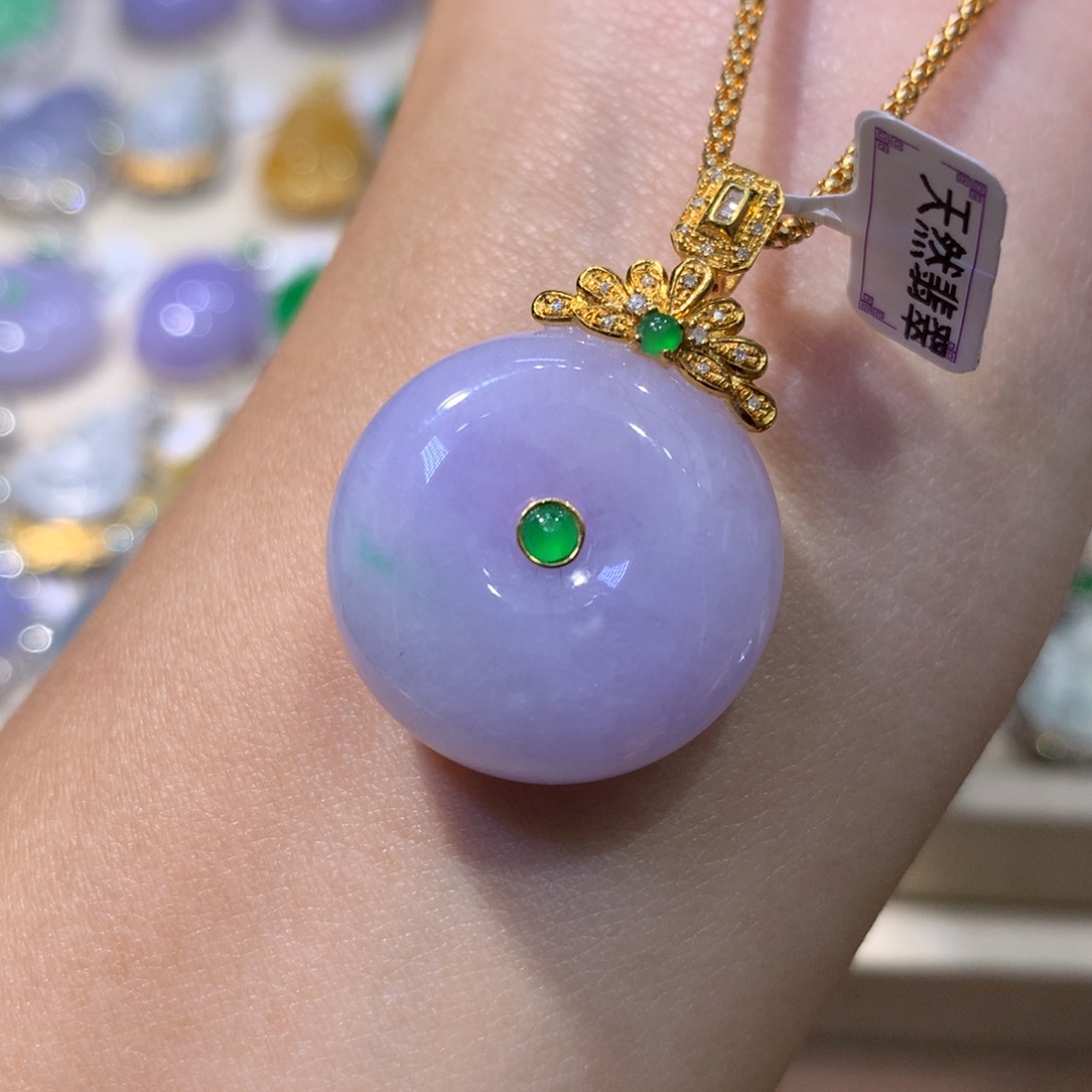 翡翠颈饰18K金镶嵌翡翠